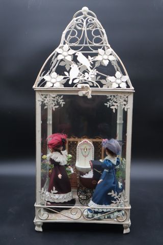 Diorama en cage ou lanterne - « Scène animée », personnage en com...