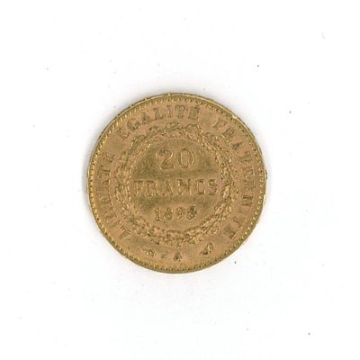 gros plan d'une pièce de monnaie sur une surface blanche avec un fond blanc