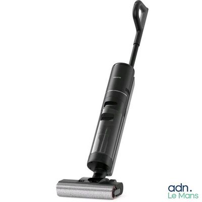 gros plan d'un aspirateur sur fond blanc
