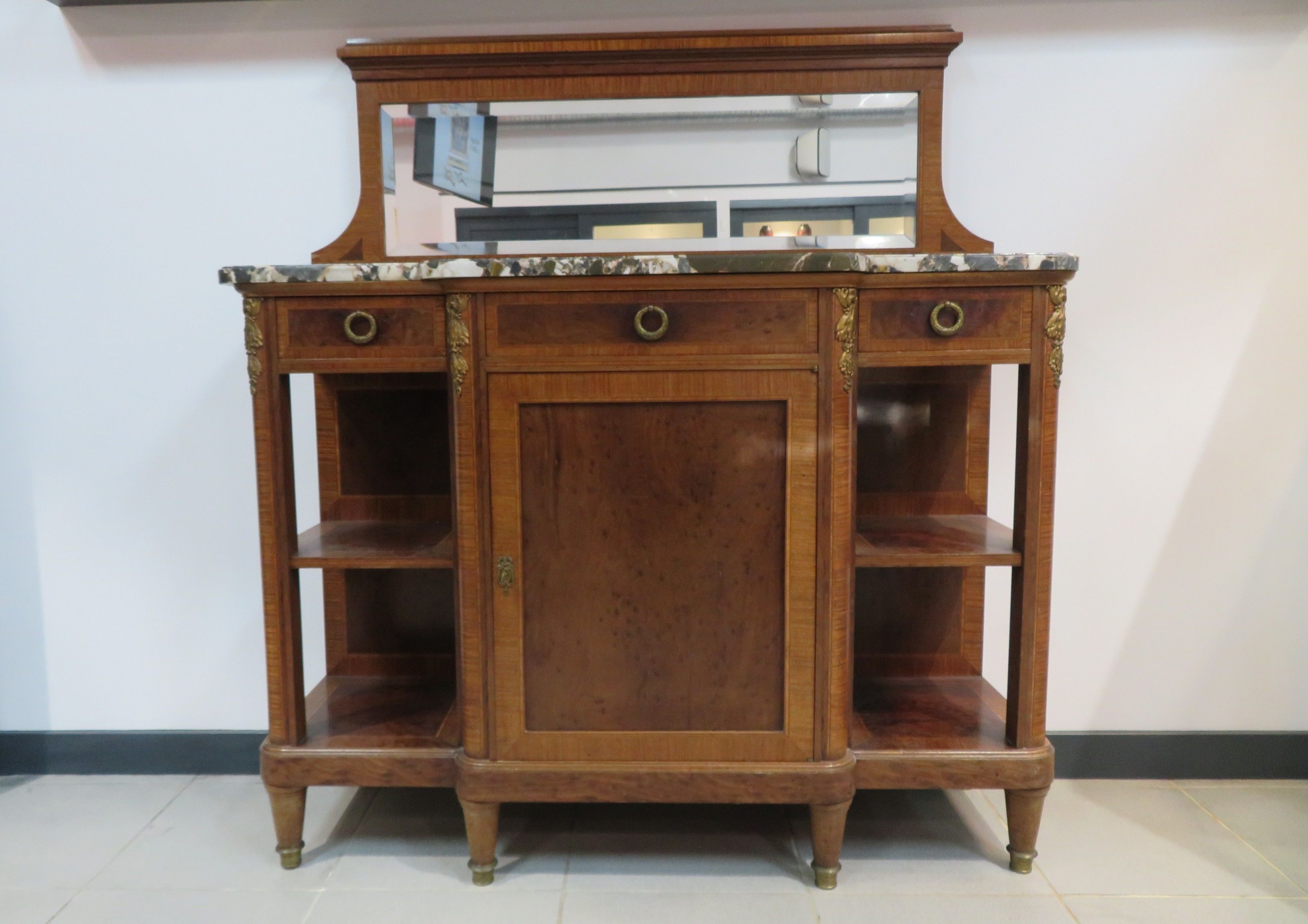 Objets d'art & Curiosités