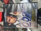 un DVD montrant un homme tenant un pistolet à la main