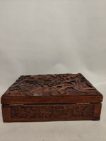 Coffret en bois naturel richement sculpté de dragons. (photo 3)