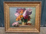 une peinture de fleurs dans un vase sur une table