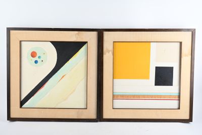 deux œuvres d'art encadrées représentant une peinture sur un mur blanc
