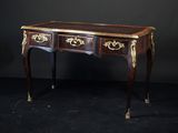 l'image d'un bureau avec deux tiroirs