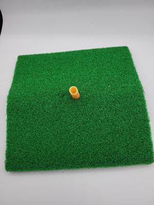 GOLF - Ce tapis carré de 30 centimètres conçu pour l'entraîn…