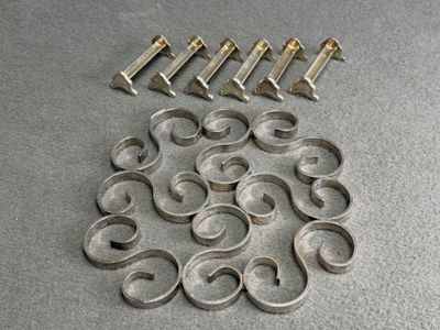 Dessous de plat arabesque en métal argenté GALLIA Christofle