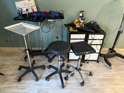 Lot comprenant - 6 Tablettes de coiffure mobiles - Photo 1