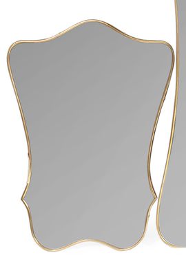 une paire de miroirs à cadre doré aux bords festonnés