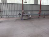 l'image d'une usine avec de nombreuses machines