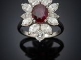 Bague ovale en rubis et diamants