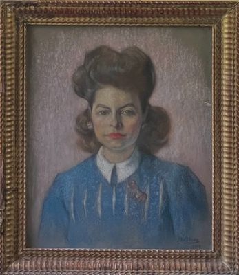 portrait d'une femme en robe bleue dans un cadre doré