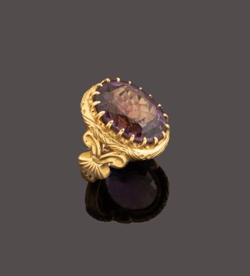 une bague en améthorate et en or