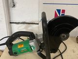 l'image d'une machine posée sur une table