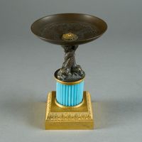 Petite coupe ou vide-poches en bronze à patine brune et doré… (photo 4)