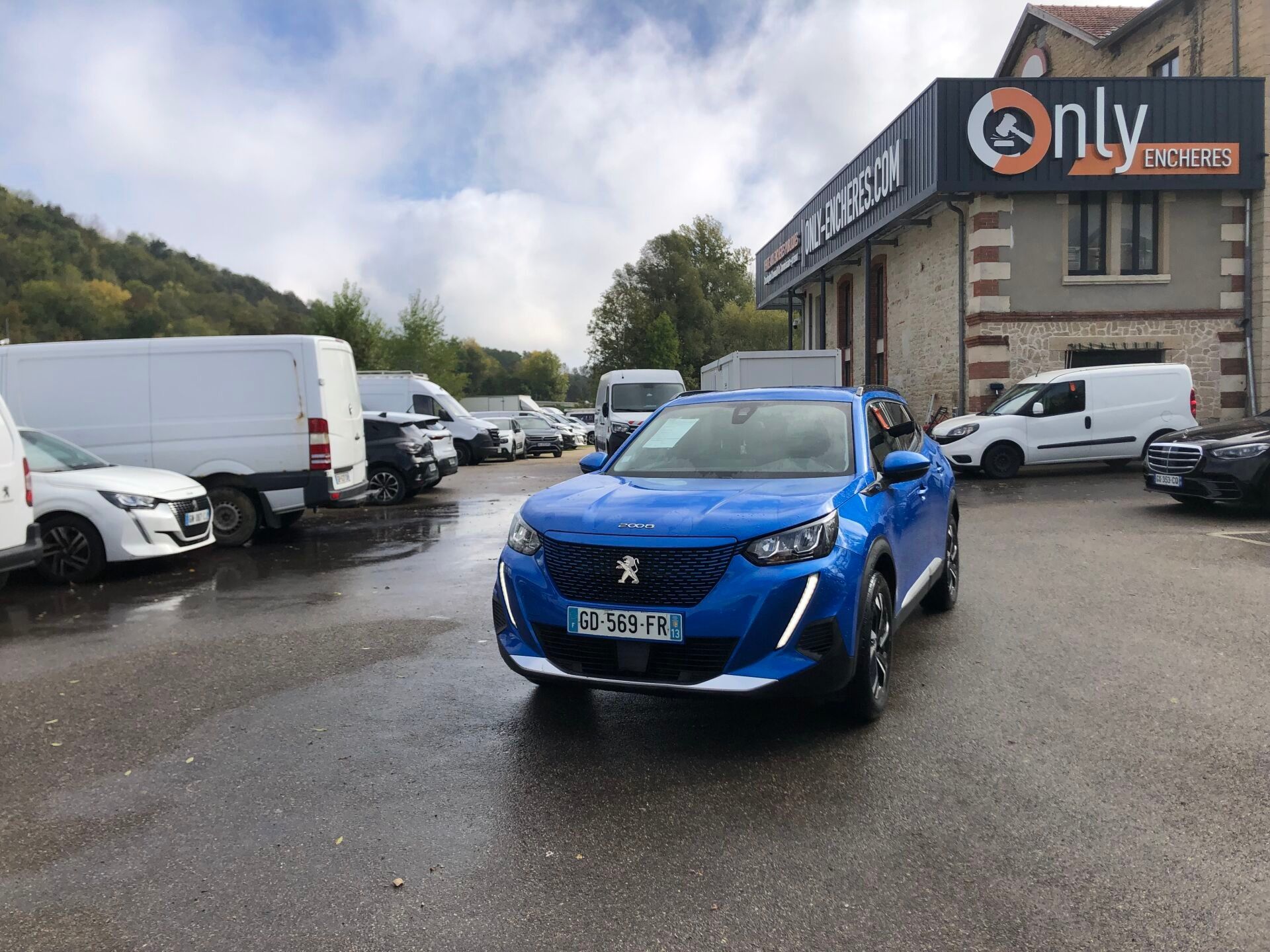 PEUGEOT SUV e-2008 Allure Moteur elect - Genre : VP - Carros…