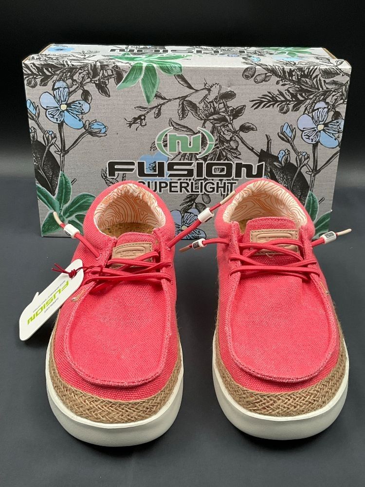 FUSION SUPERLIGHT, modèle LILY, pointure 41. État neuf avec boîte.