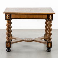Table d'appoint baroque flamande, en noyer, richement décoré… (photo 3)