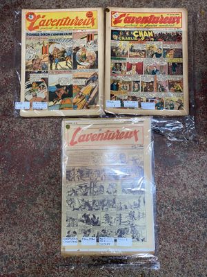 Deux personnages de bande dessinée sont assis par terre, l'un à côté de l'autre