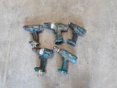 1 lot de 5 Visseuses MAKITA pour pièces comprenant : 1 MAKIT…