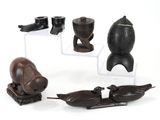 de nombreux objets variés qui sont exposés