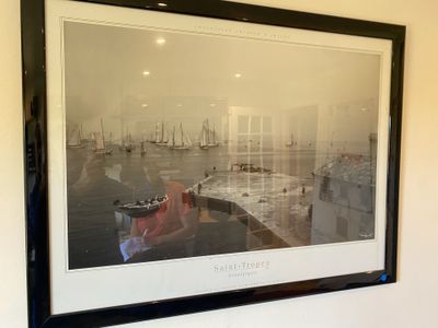 a picture of a picture hanging on the wall
