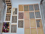 plein de boutons et encore des boutons dans une boîte
