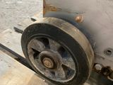 a picture of a machine that is sitting on a pallet