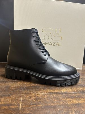 Lot de 20 paires de bottines de la marque GHAZAL - modèle Mil Boots