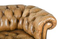 CANAPE trois places en cuir fauve capitonné style chesterfie… (photo 6)