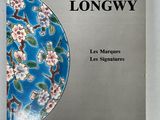 un livre sur lequel figure l'image d'une assiette