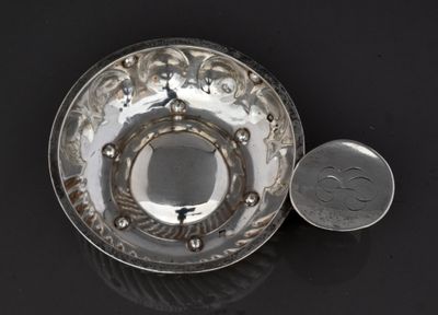 Silver wine taster decorated with pastilles and wavelets;... - 76598643 ...