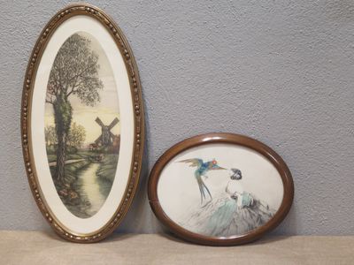 a picture of a picture of a bird and a picture of a bird in a picture frame