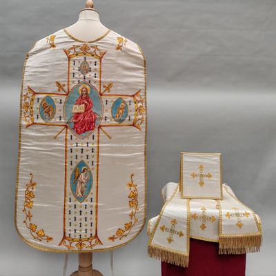 une image représentant l'étole d'un prêtre ornée d'une croix