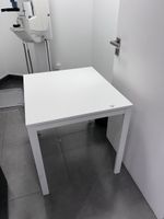 - 1 table rectangulaire en mélaminé imitation bois (à démont… (photo 2)