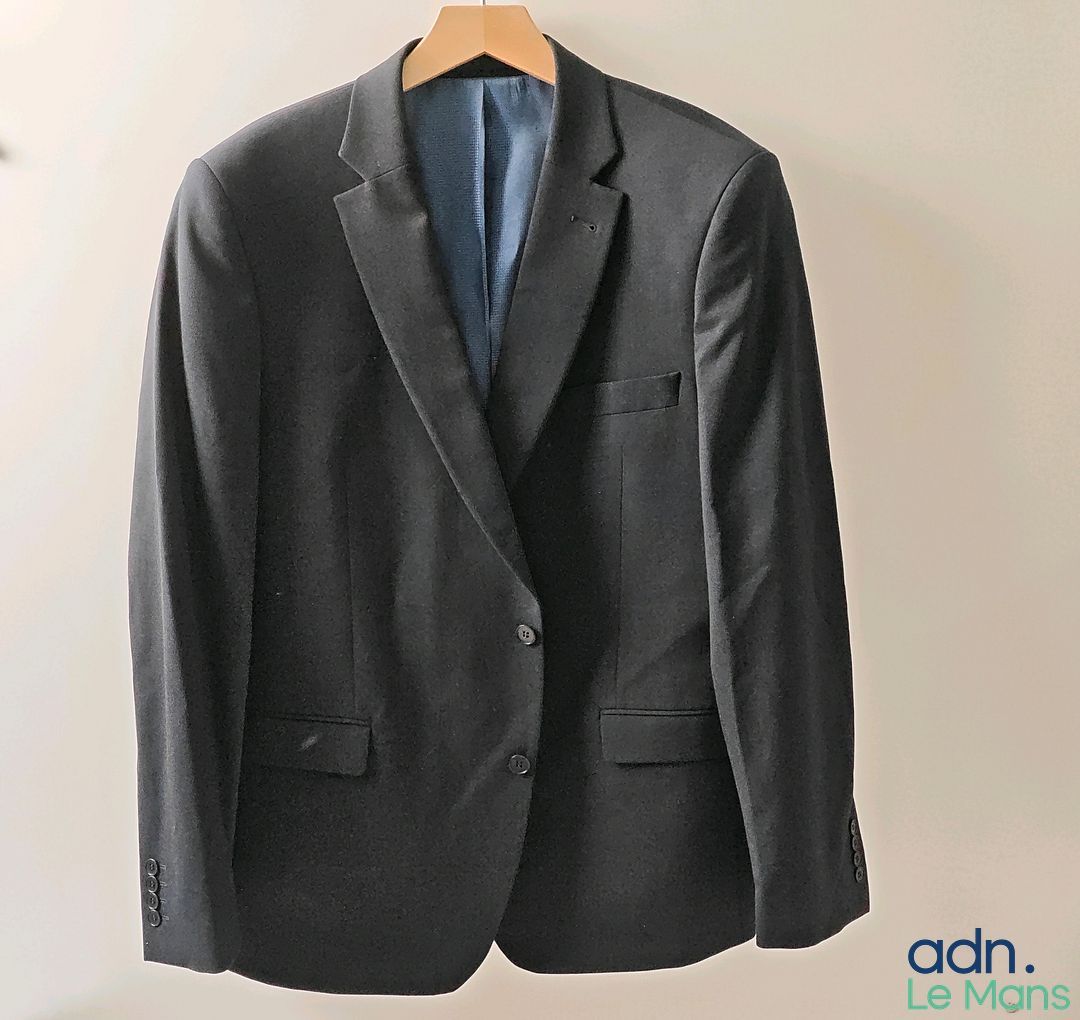Veste de costume BLACK SQUARE, T.64 - NEUVE - TVA Récupérable - Ce lot chez vous partout en France métropolitaine à p...