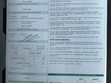 le permis de conduire se trouve sur le siège passager de la voiture