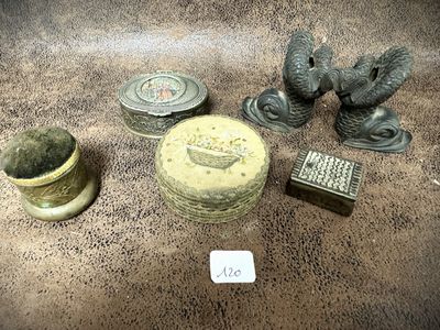 a lot of items that are sitting on a table