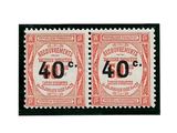 deux timbres portant la mention « 40 cents » et « 40 cents »