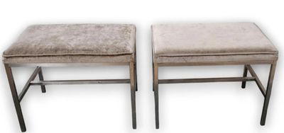 paire de tabourets avec assise rembourrée et pieds en métal