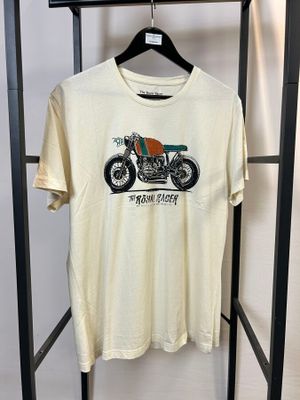 t-shirt couleur crème avec un motif de moto sur le devant