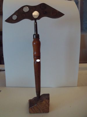 MIROIR AUX ALOUETTES A FICELLE (ht 44 cm) tête gendarme nomb…
