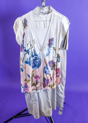 KENZO Paris - 1 robe à manches courtes beige et sa ceinture - Photo 1