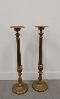 paire de chandeliers anciens en laiton