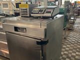 l'image d'une machine installée dans un entrepôt
