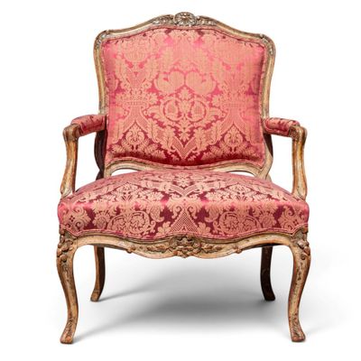 TRAVAIL DU XVIIIE Fauteuil à la reine en bois sculpté ancien…