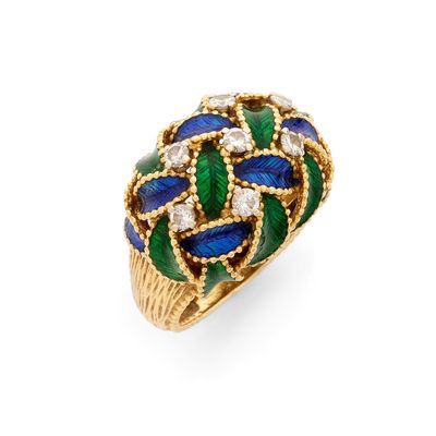 une bague en saphir, émeraude et diamant, signée Van Cleef