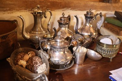 Ensemble de cafetières, verseuses, pots à lair, timbales en … - Photo 1