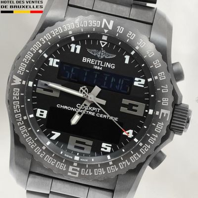 Montre Chronosphere de Breitung avec cadran noir et affichage de la date