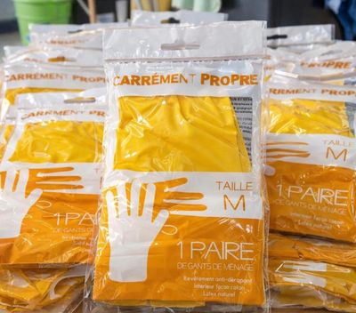 Lot de 40 paire de gants, ménagées, emballé individuellement…